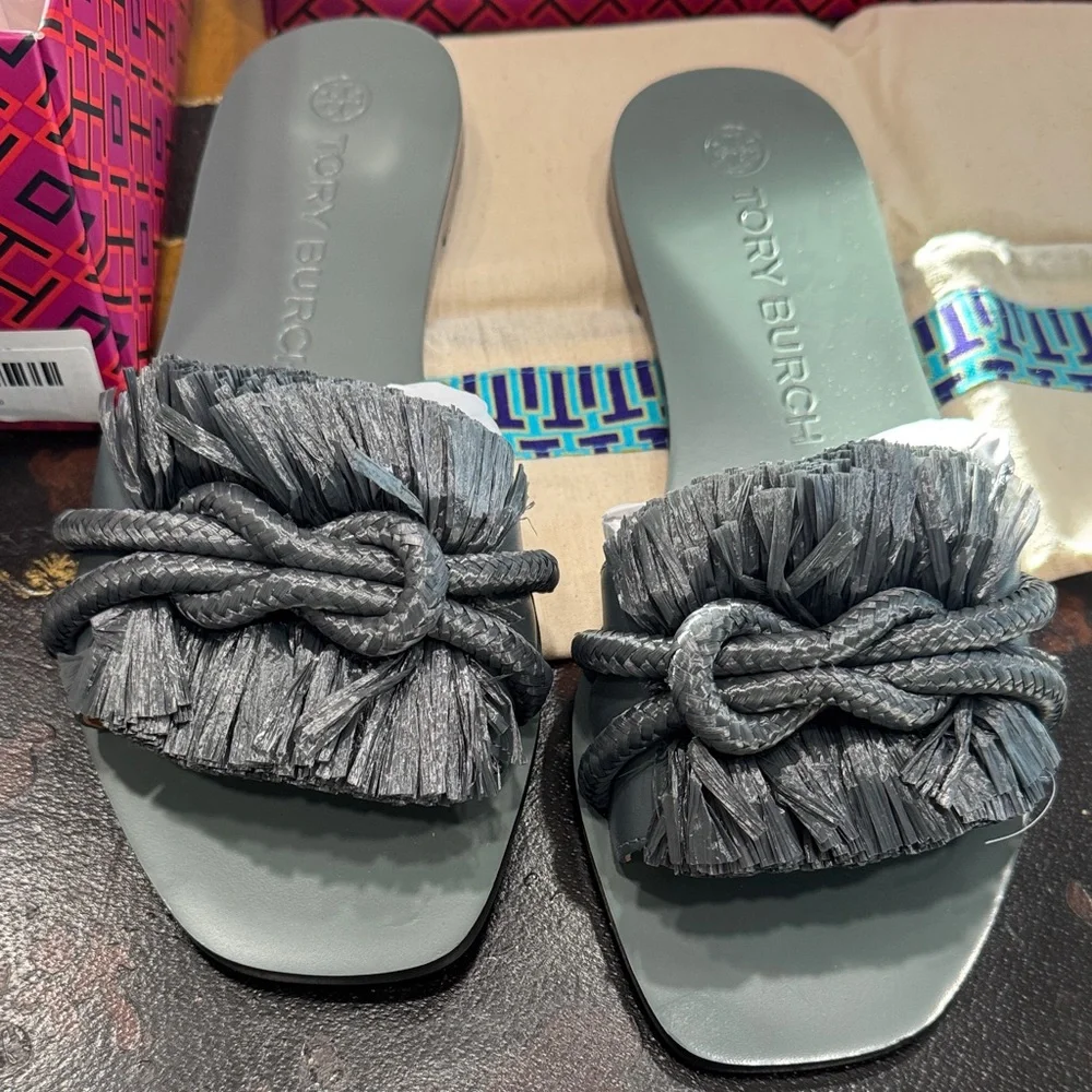Tory Burch Charcoal Slide Sandals size 8. New in box - Picture 2 of 5